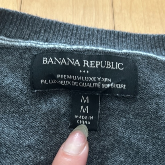 Banana Republic sweater - Picture 2 of 3